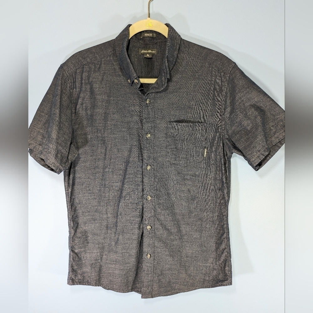 Eddie Bauer Chambray Classic Fit Short Sleeved Button Down Shirt